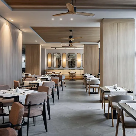 Four Points By Sheraton Sunny 4* Napospart