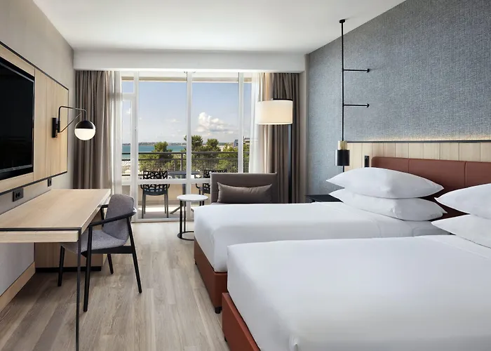 호텔 Four Points By Sheraton Sunny 써니비치