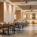 Four Points By Sheraton Sunny Hotell