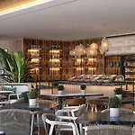 Hotell Four Points By Sheraton Sunny 4*