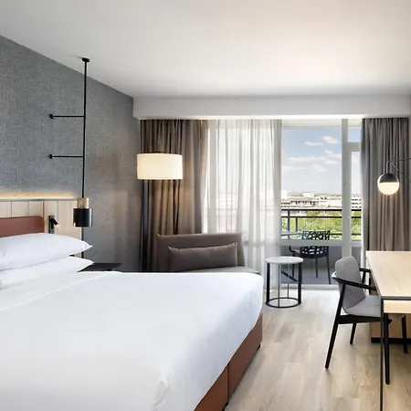 Four Points By Sheraton Sunny Otel 4*