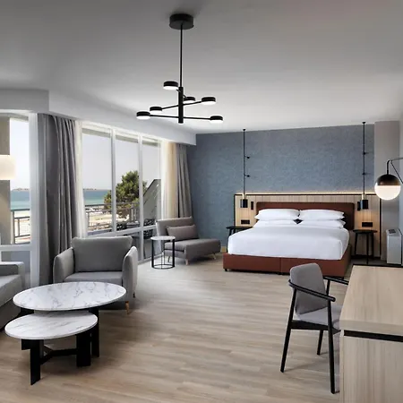 Four Points By Sheraton Sunny فندق