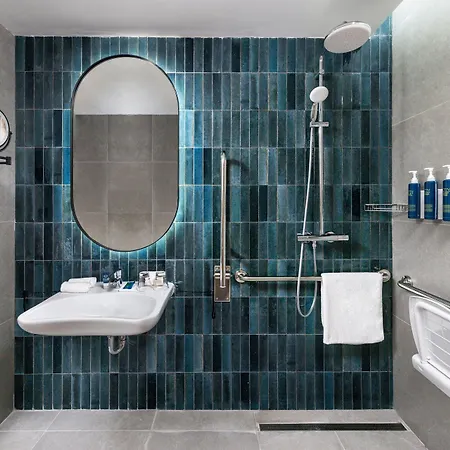 Хотел Four Points By Sheraton Sunny 4*