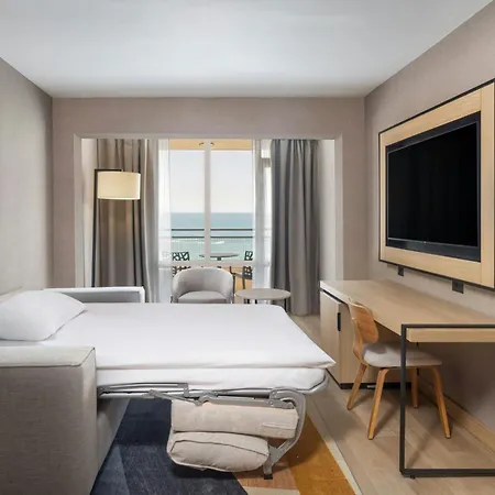 Four Points By Sheraton Sunny Otel