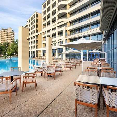 Four Points By Sheraton Sunny Hotel
